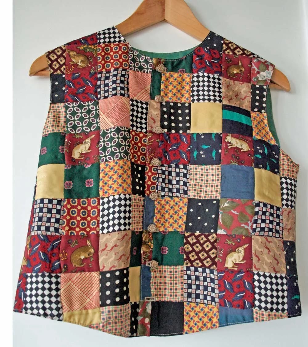 Джинсовая куртка в стиле бохо