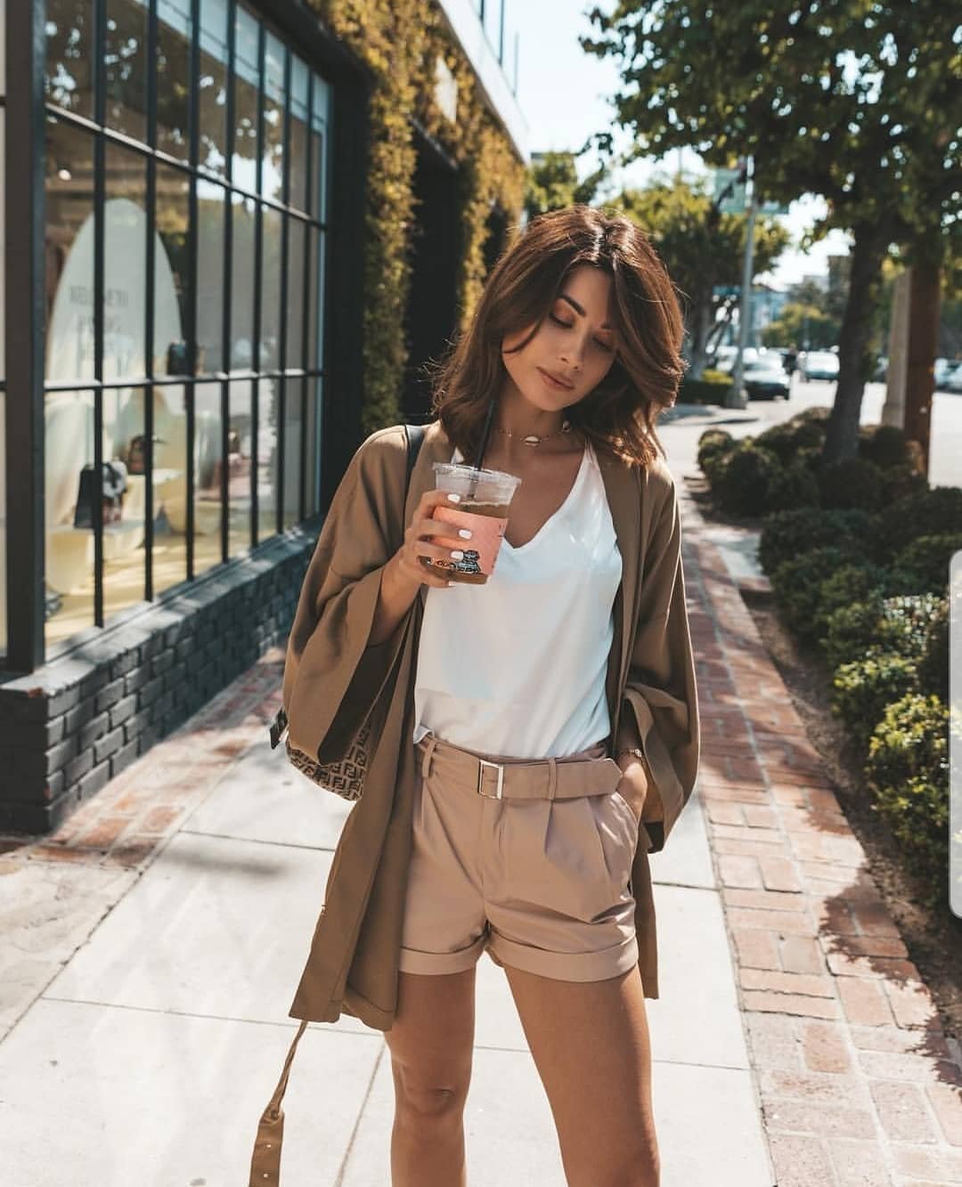 Образы с клетчатой юбкой