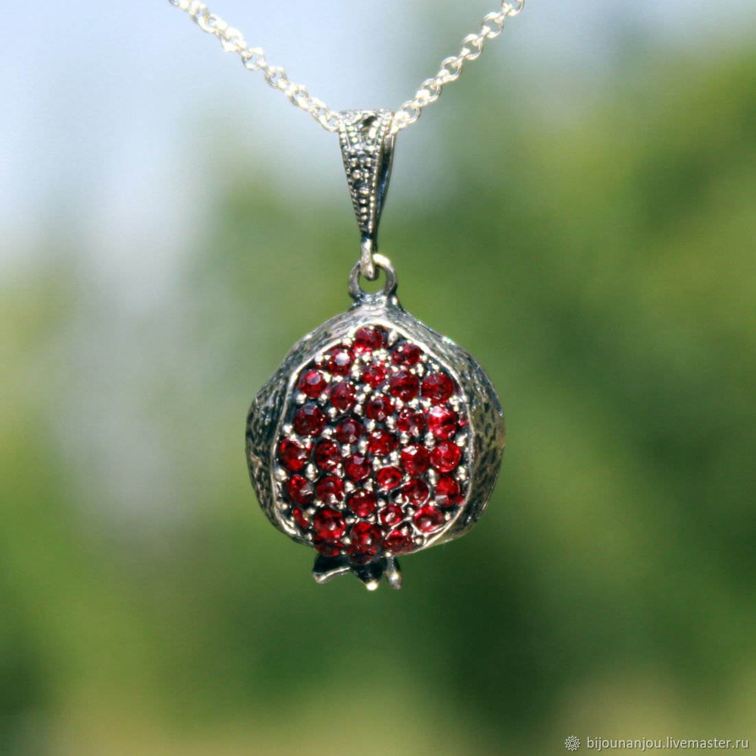 Гранат альмандин камень