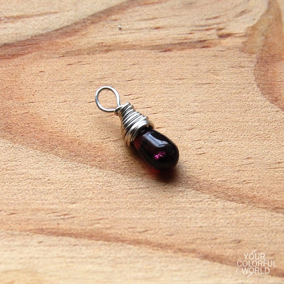 Подвеска с гранатом в золоте