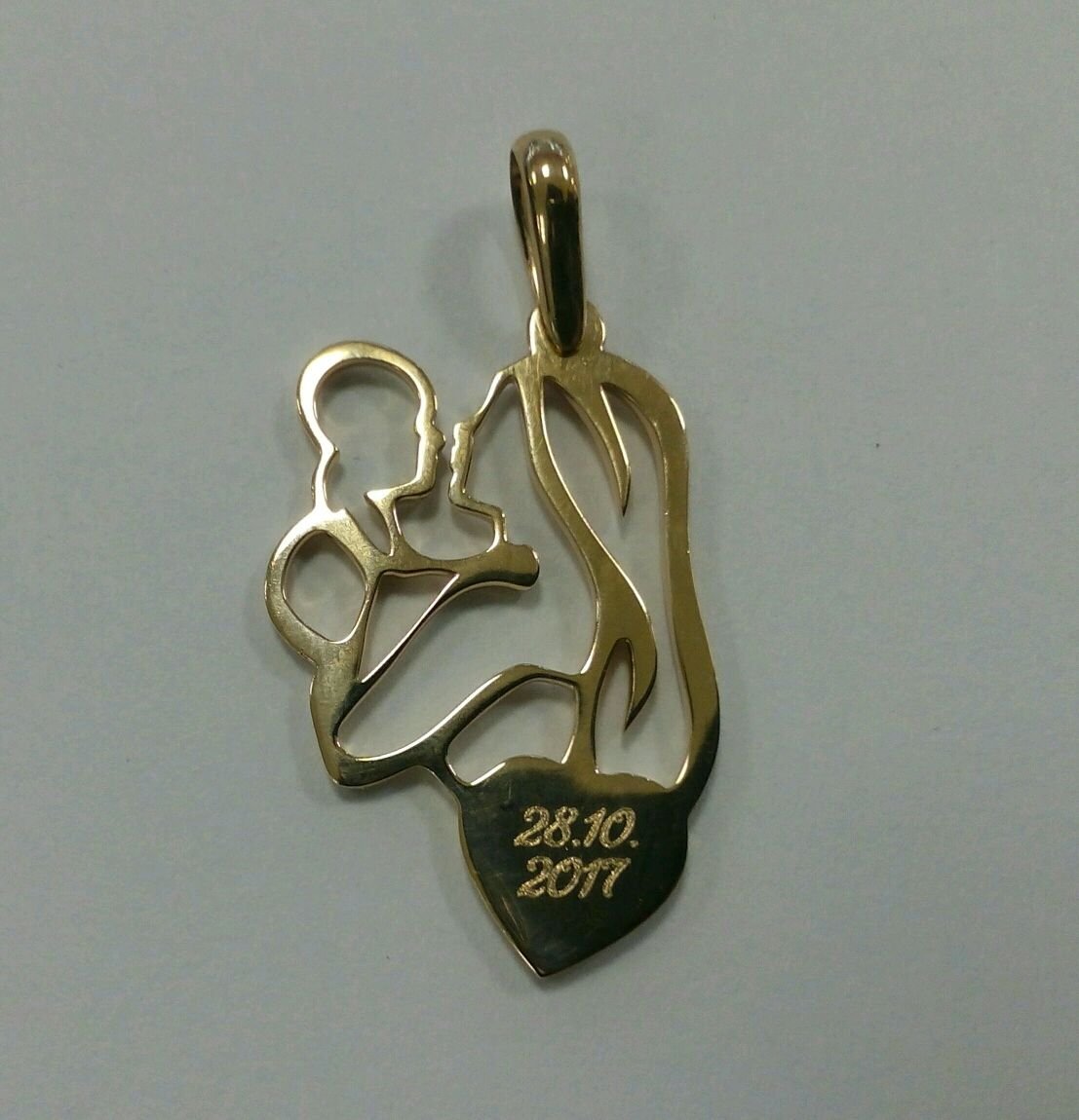 Медальон с гравировкой