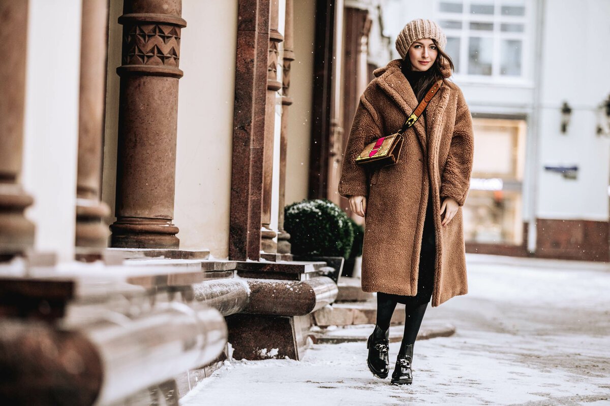 Бордовая шуба образ