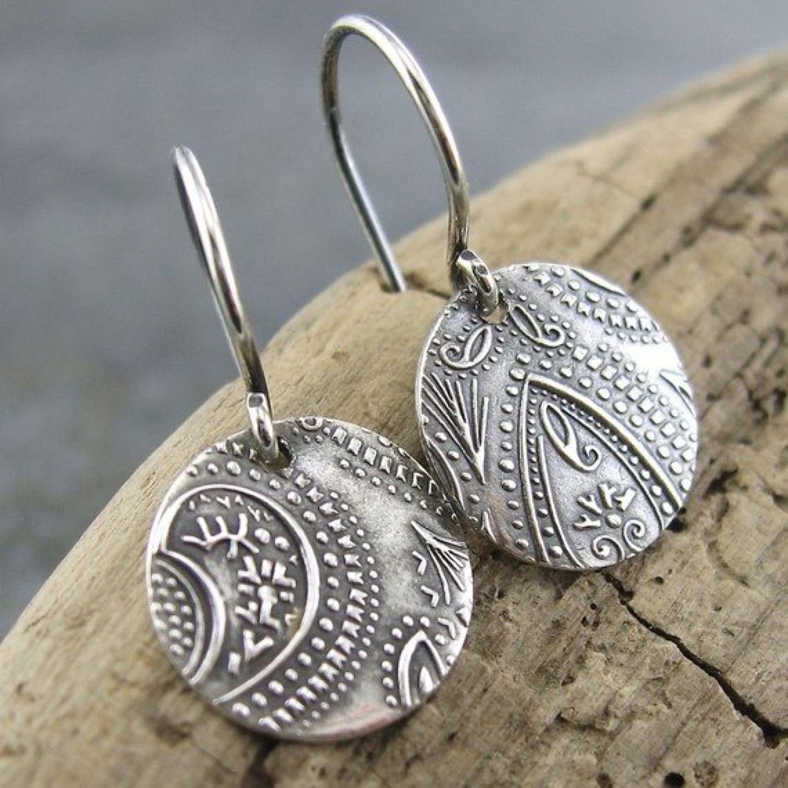 Серебряное украшение сережки