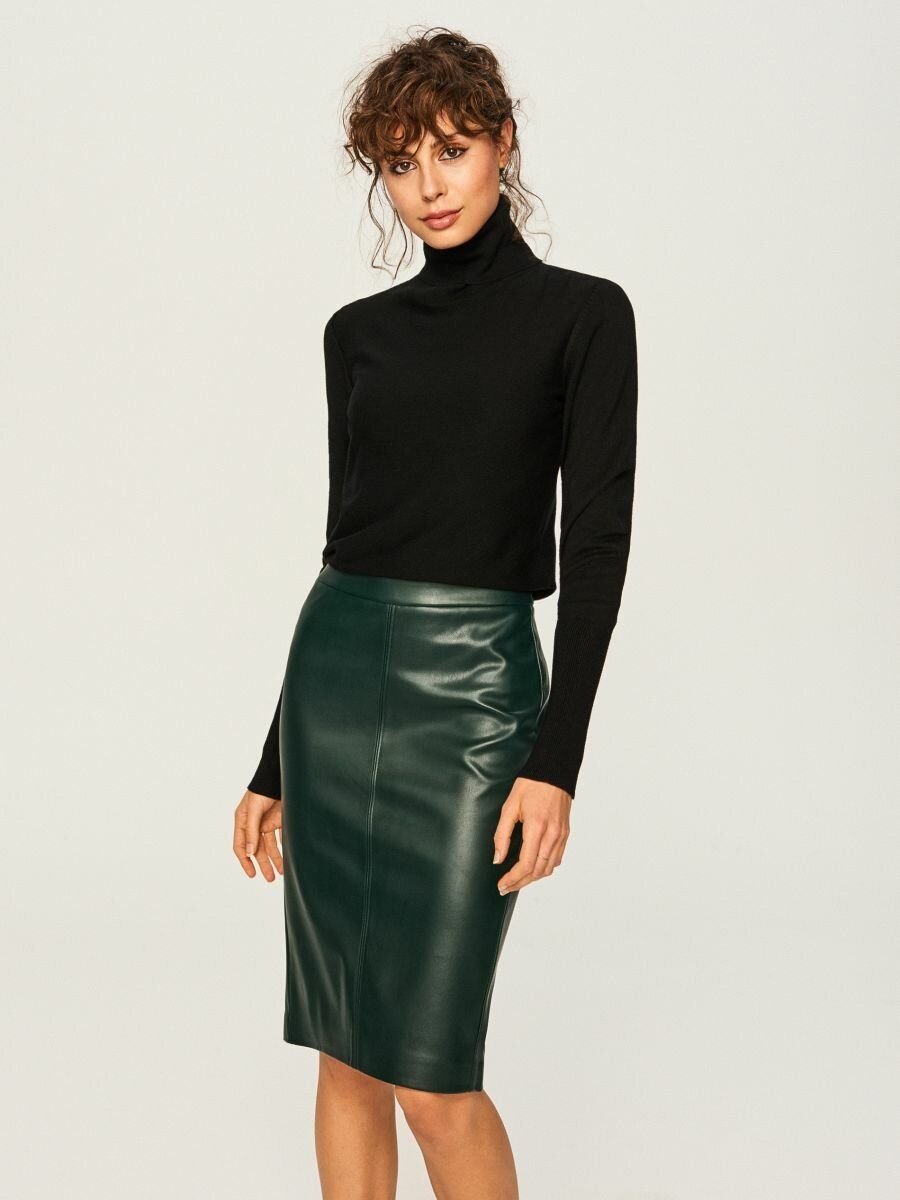 Стильные образы с кожаной юбкой