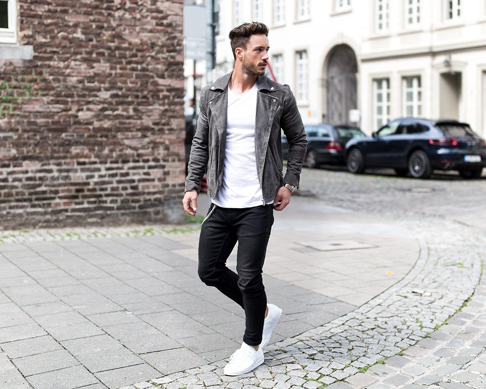 Стильный парень в кроссовках