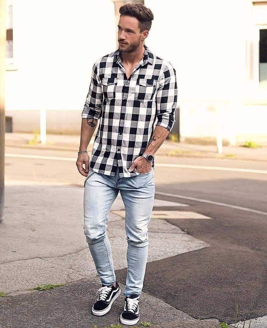 Наталия Орейро в клетчатой рубашке