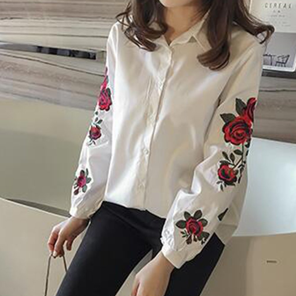 Блузка с воротником жабо