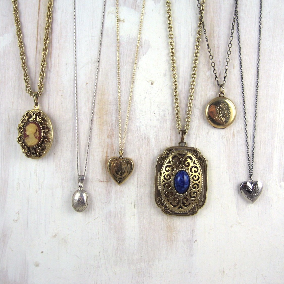 Старинные подвески с камнями