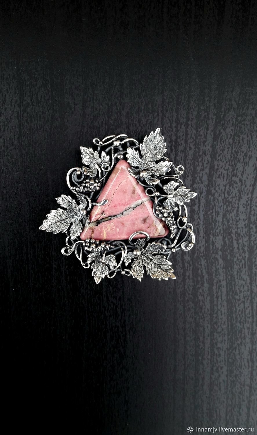 Подвеска из камня