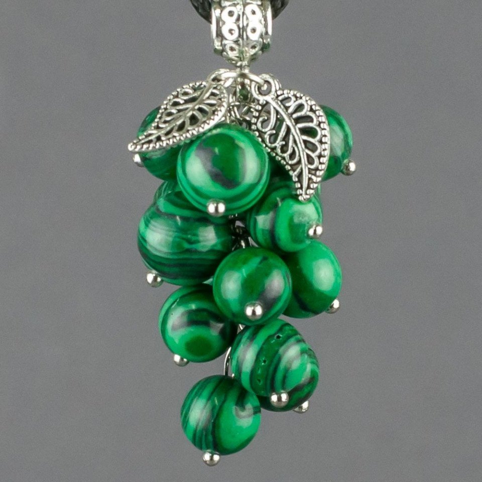 Подвеска виноград янтарь