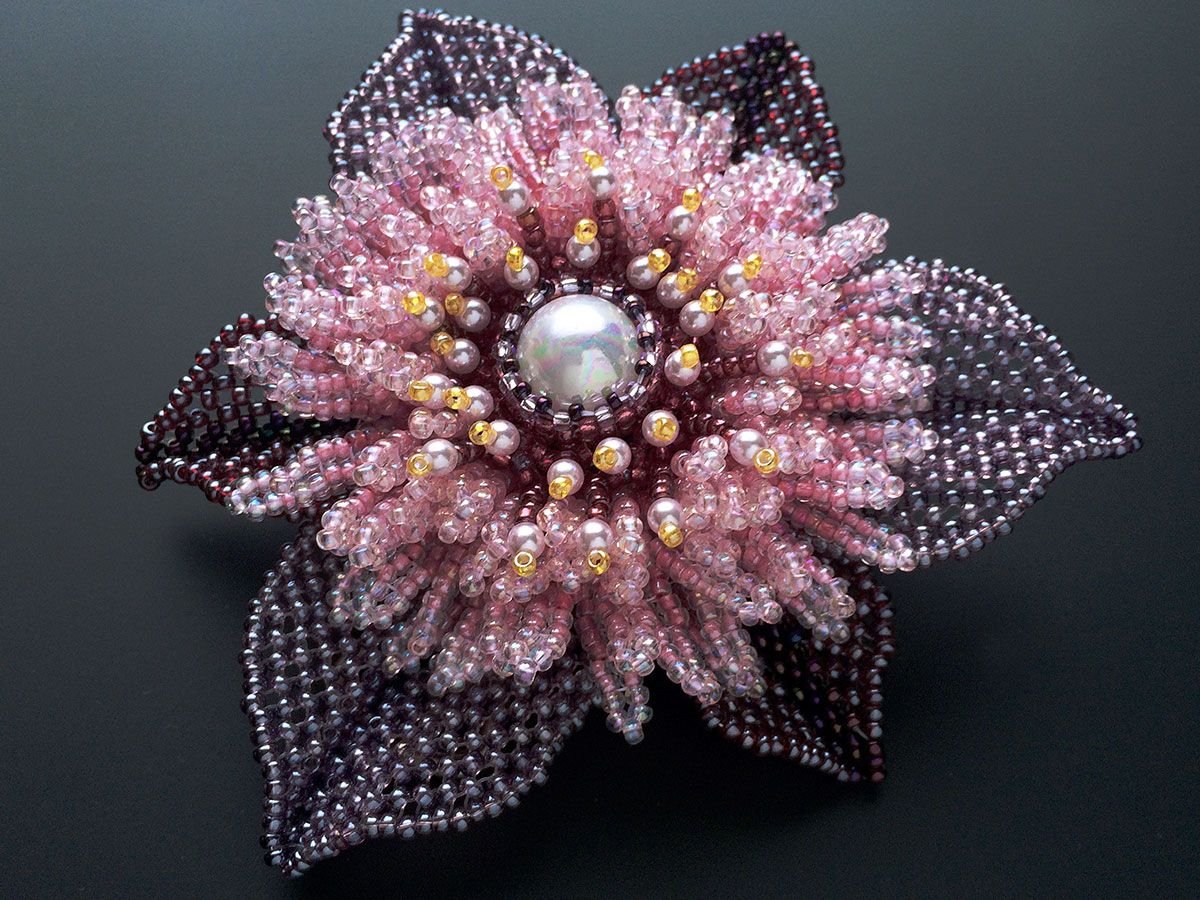 Подвеска из бисера