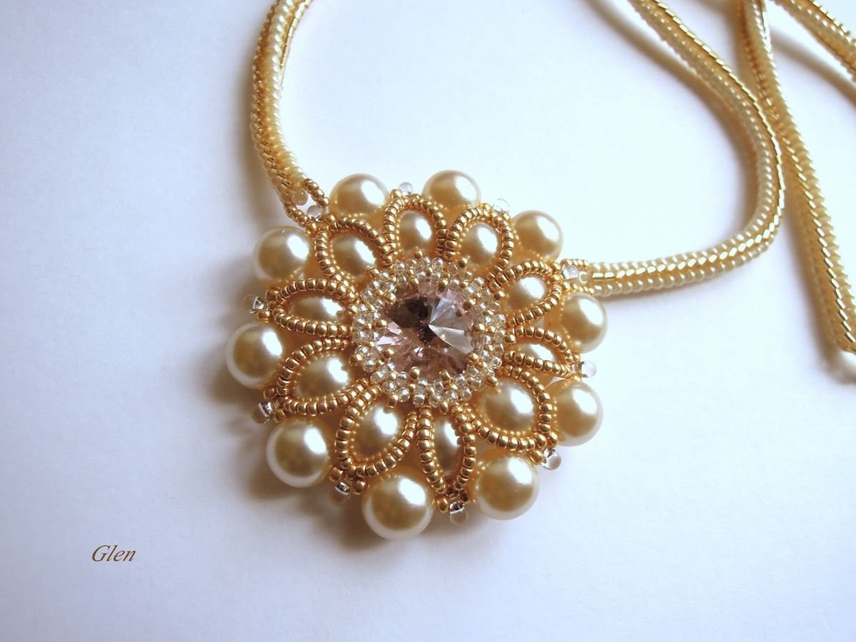 Брошь вышивка бисером Лотос