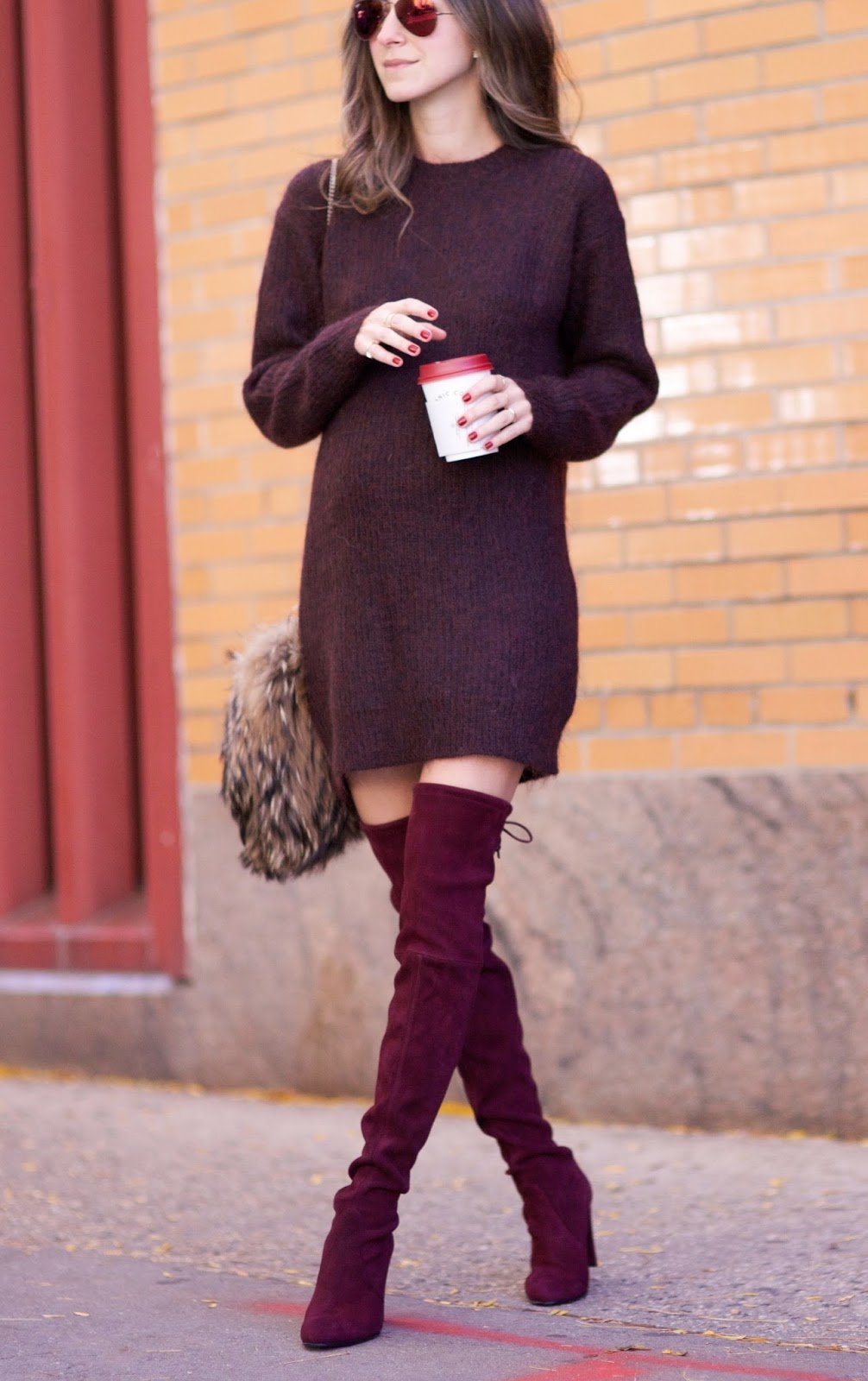 Пальто женское винного цвета