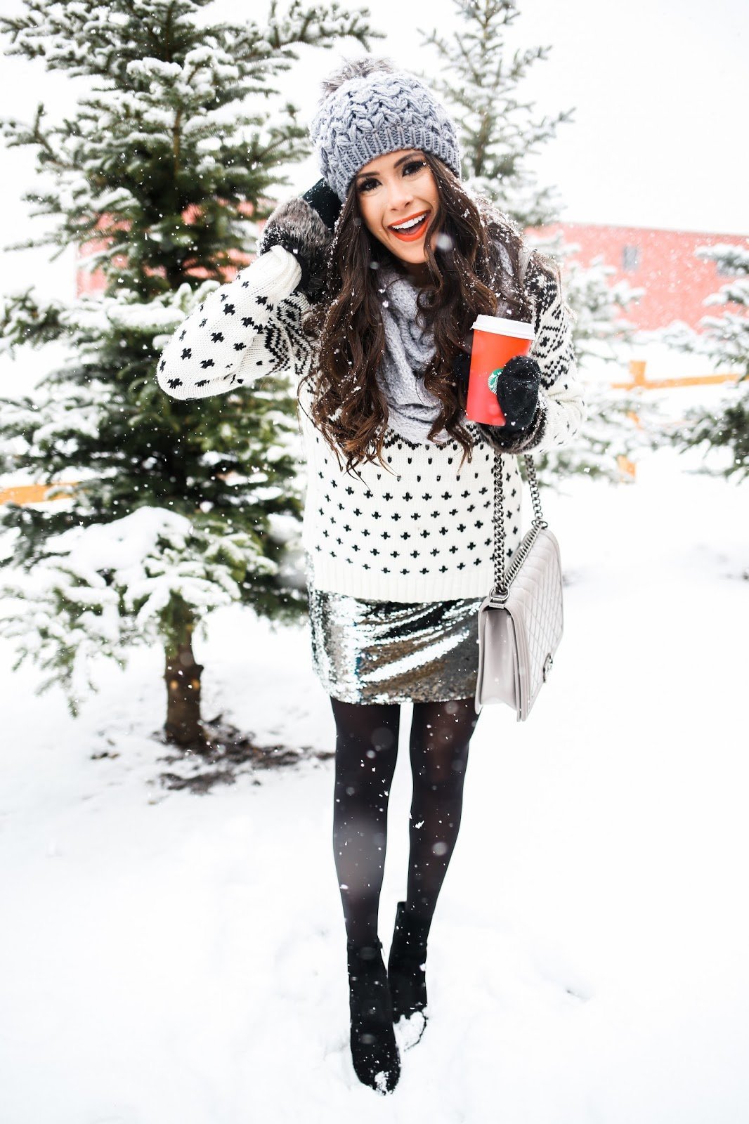 Платье на свадьбу зимой гостье