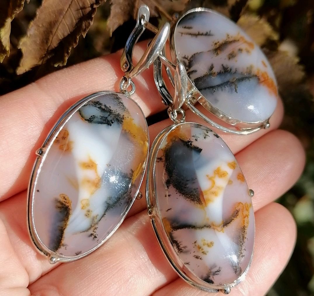 Розовый моховый агат серьги