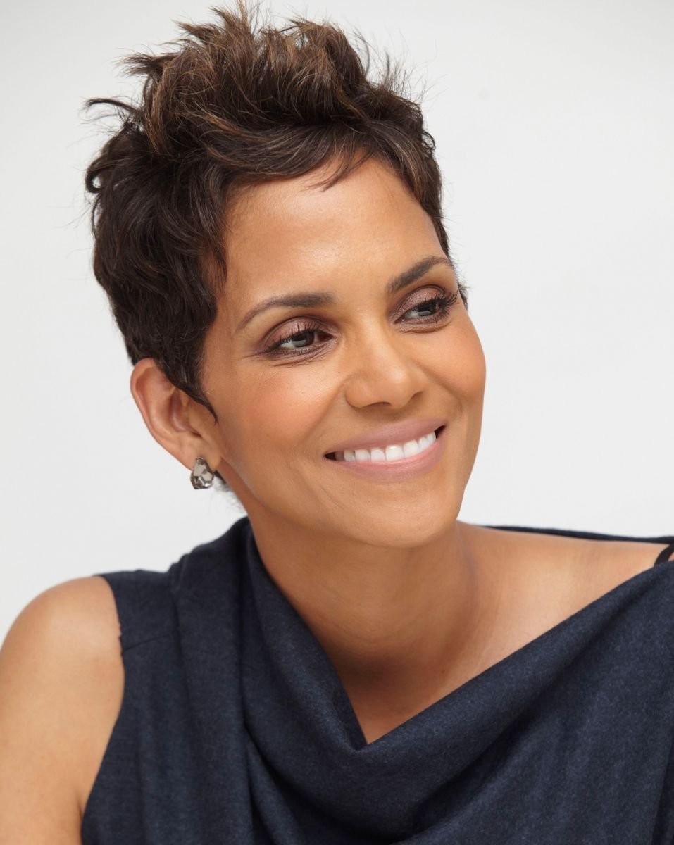 Короткая стрижка на толстое лицо для женщины