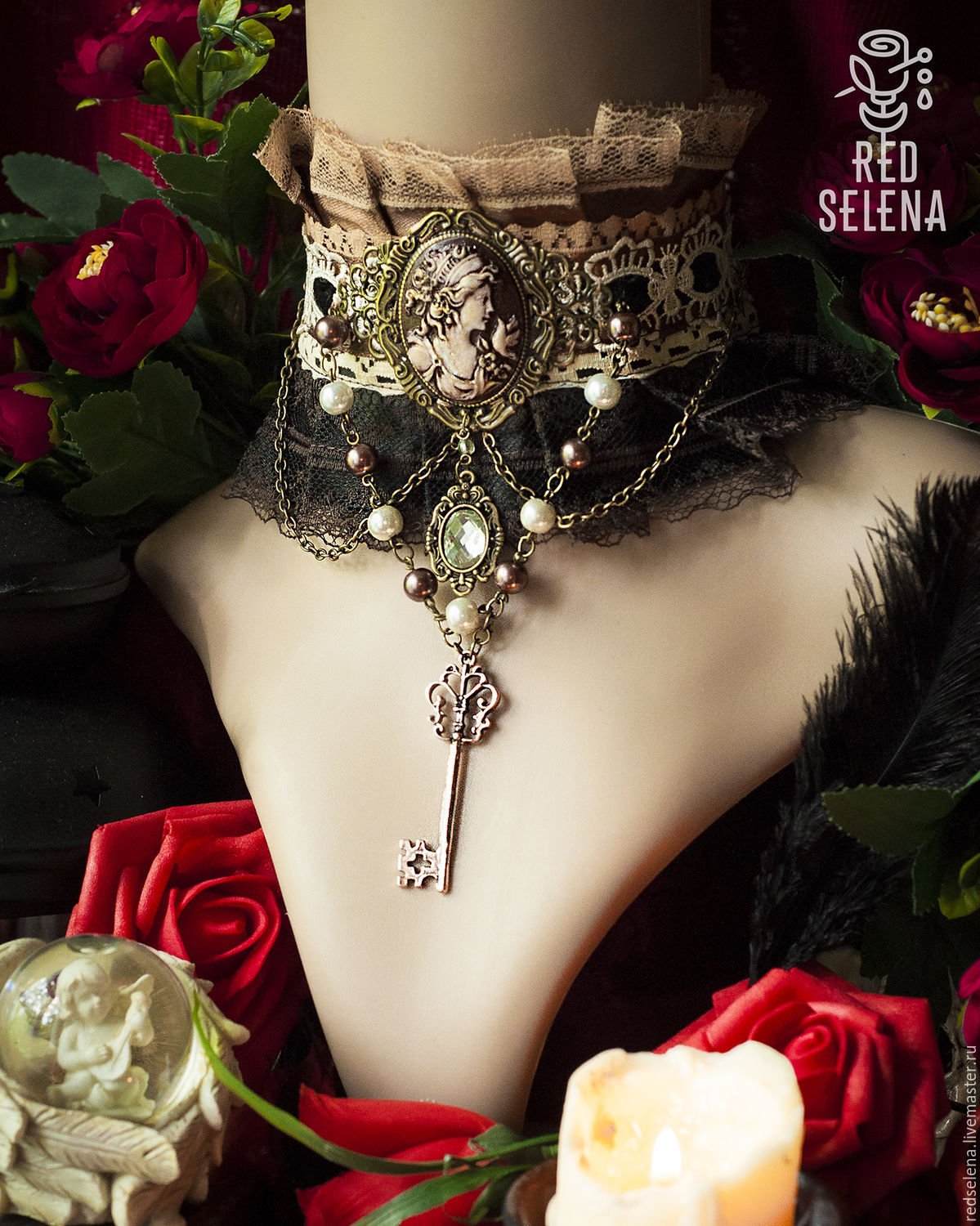 Средневековые украшения на шею