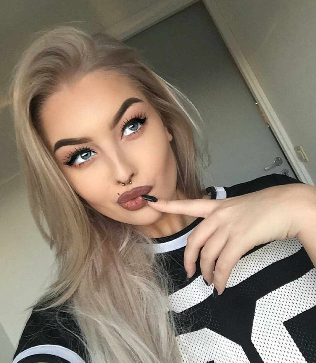 Красивые коричневые бровки