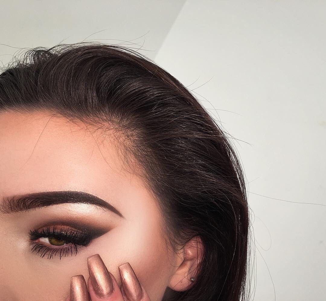 Перманентный макияж бровей коричневый цвет