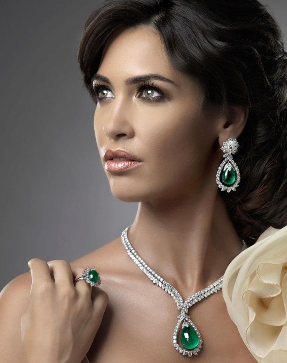 Модные украшения