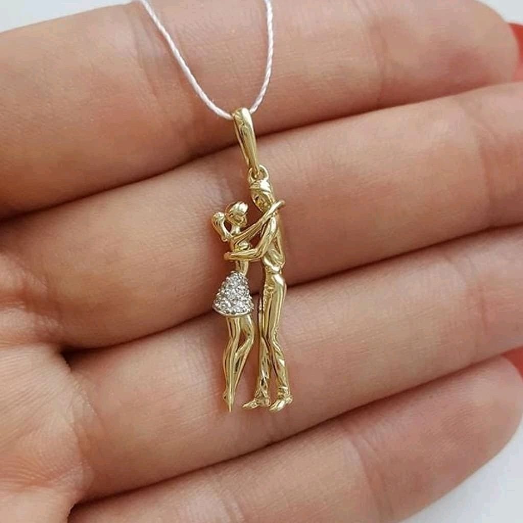 Кулон обнимающаяся пара