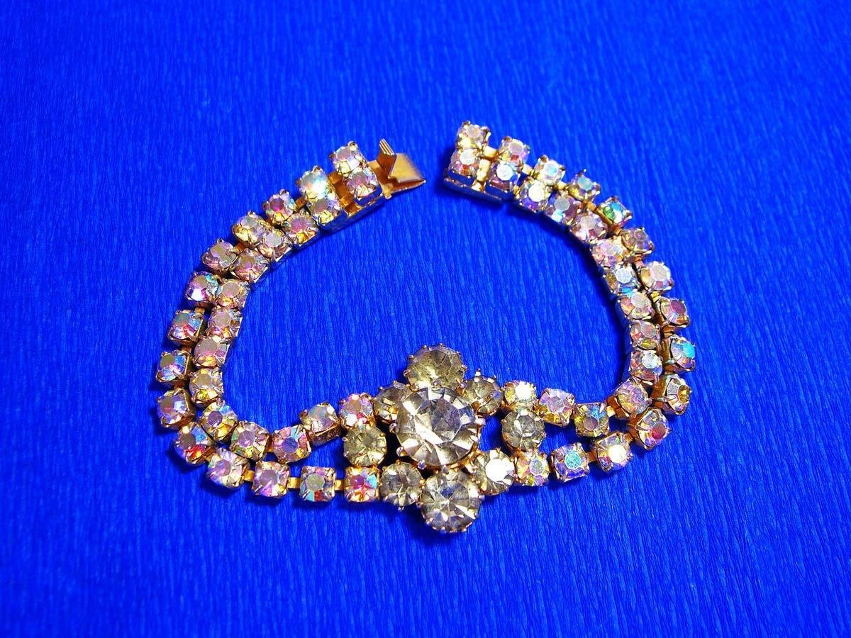 Бижутерия советских времен