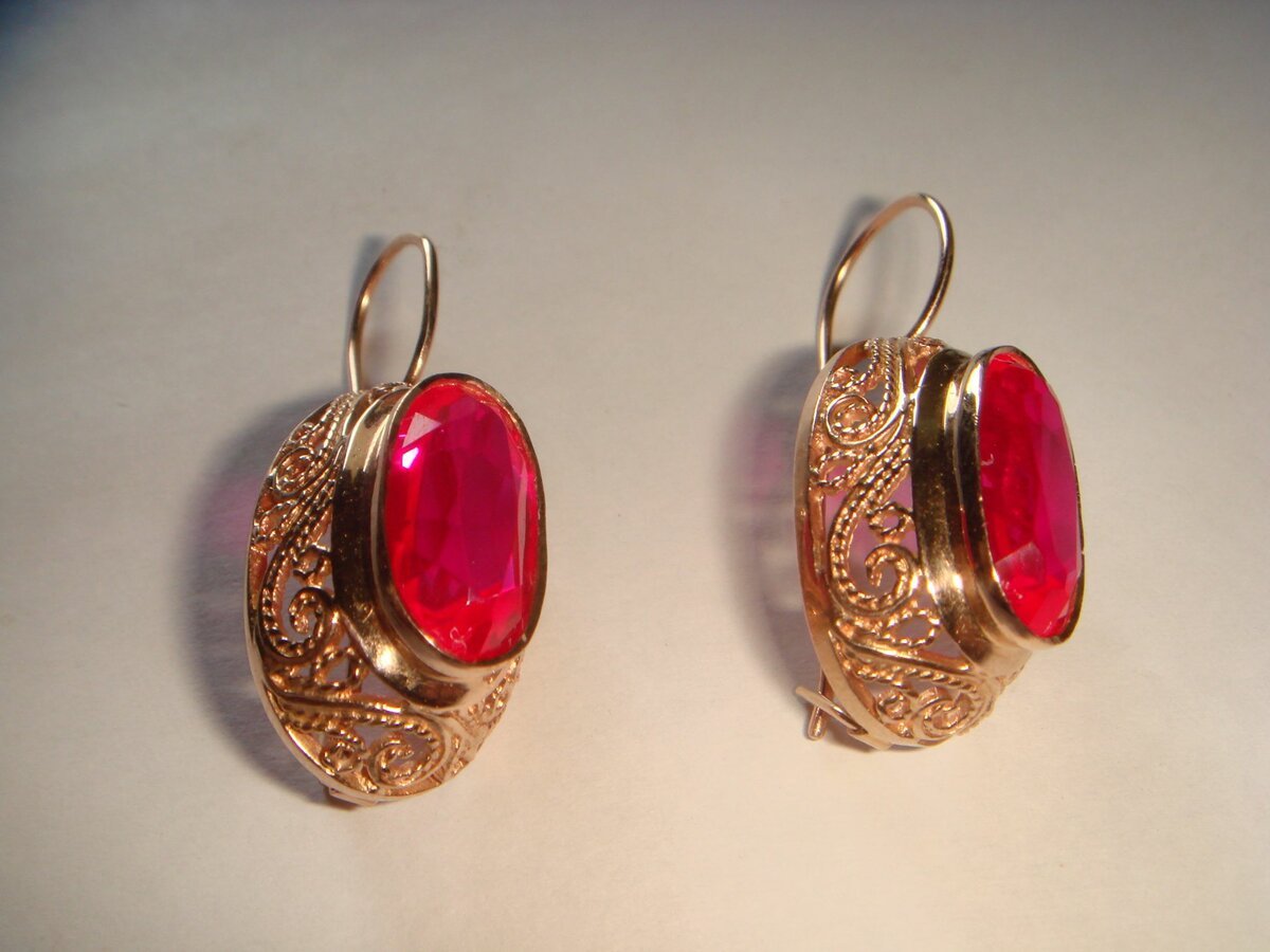 Серьги золото 583 пробы Рубин с демантоидами
