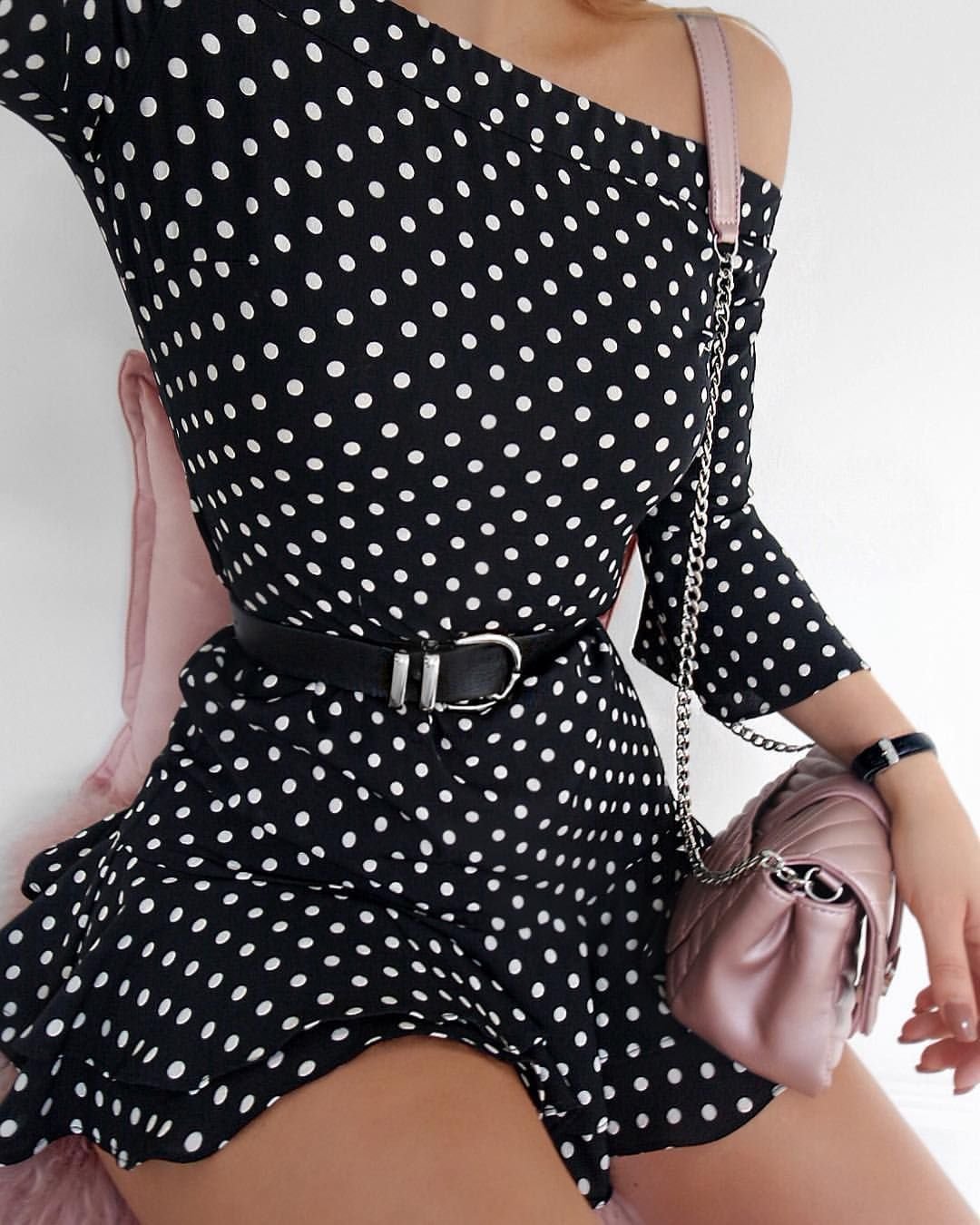 Стильное платье в горох