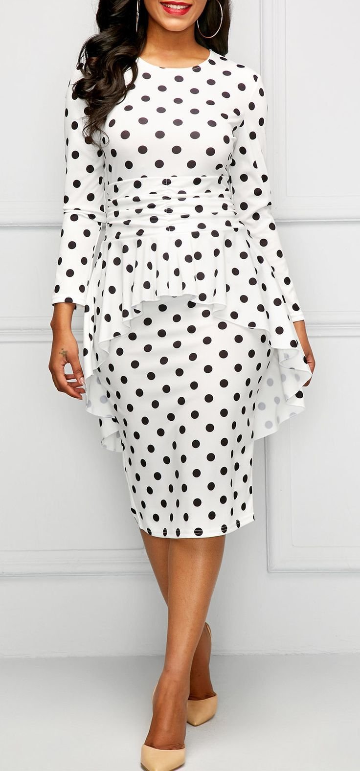 Женское платье в горошек