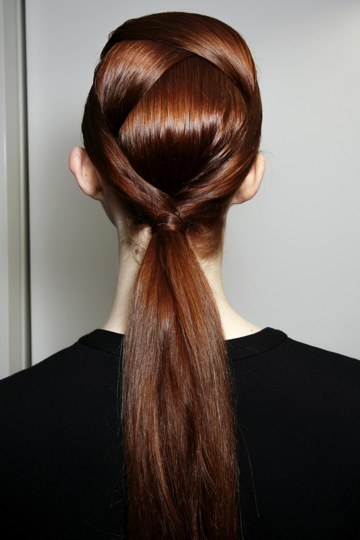 Прическа из трех хвостов