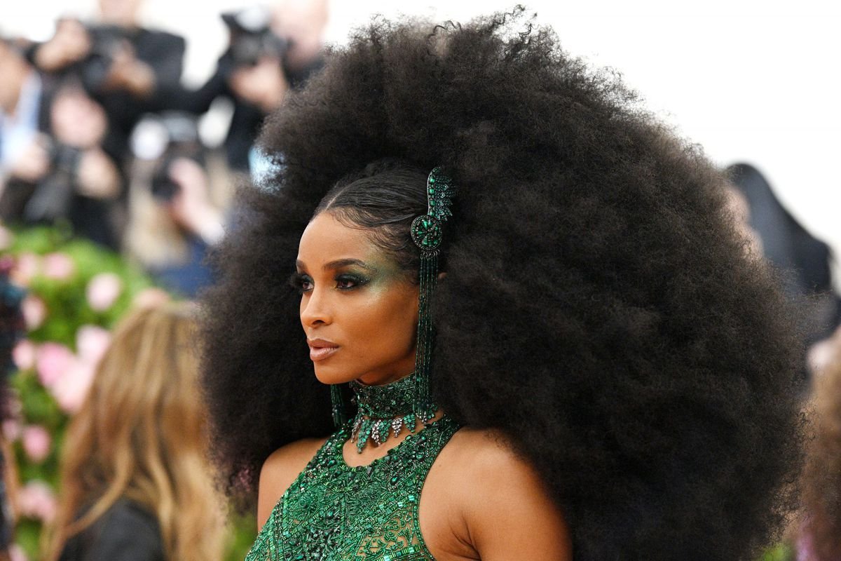 Российские селебрити с испанской шевелюрой