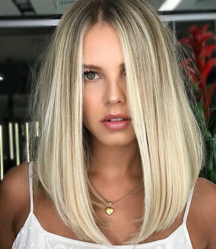 Стрижка каре с удлинением без челки