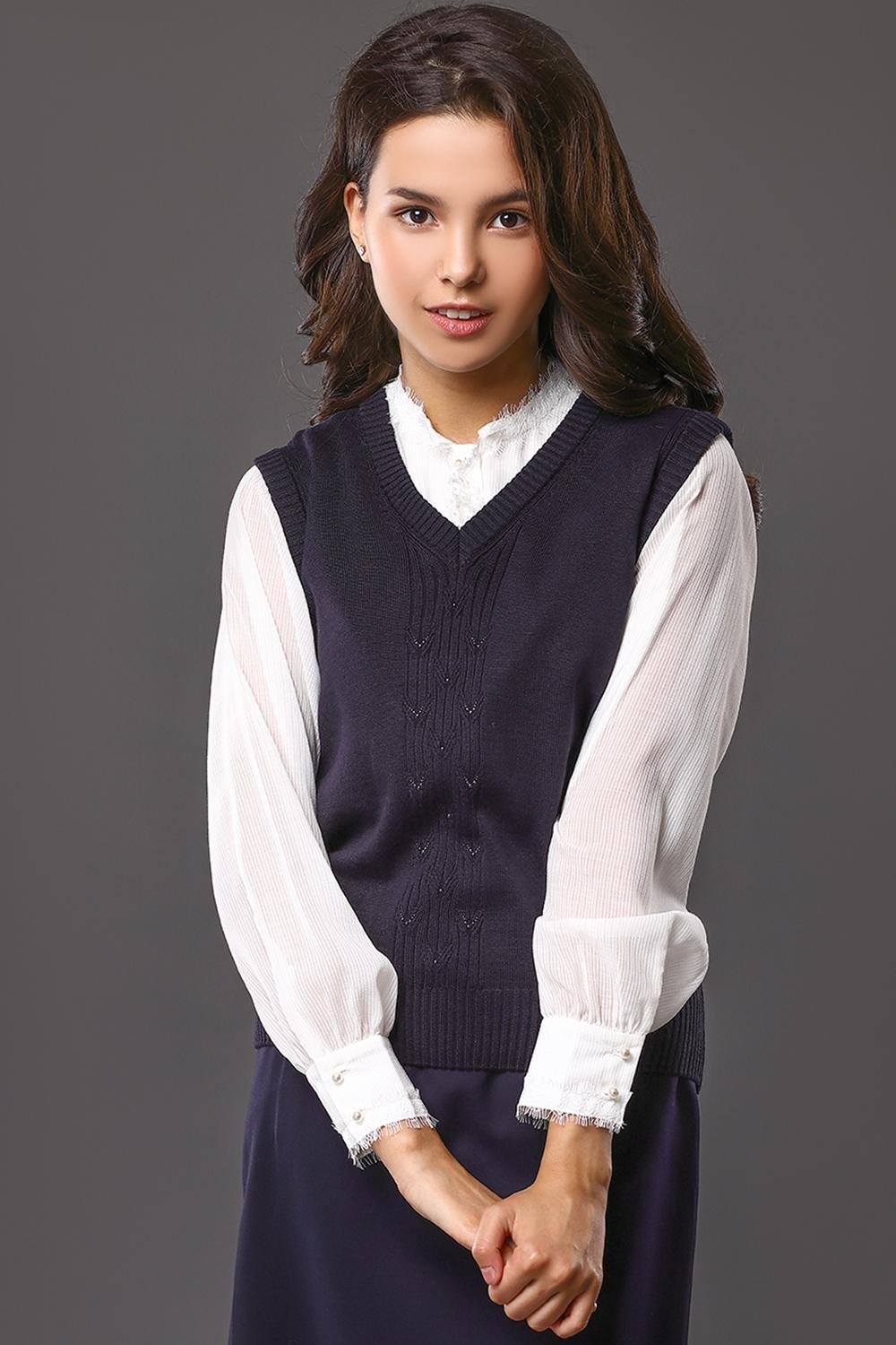 Жилетка школьная вязаная модная