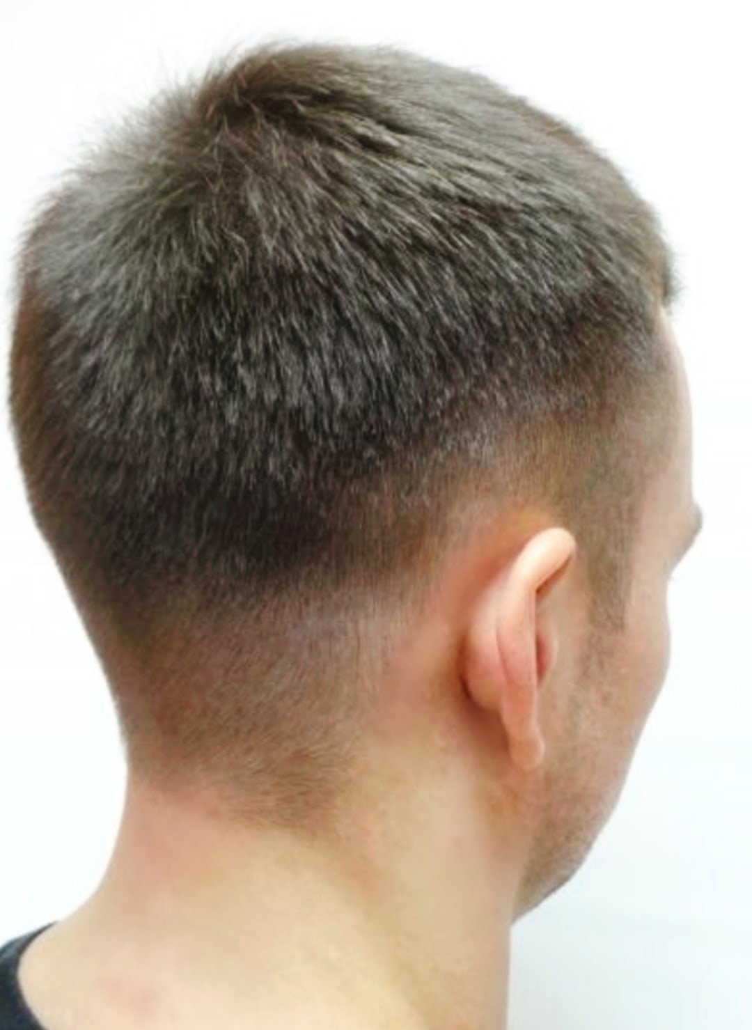 Модельная стрижка сзади