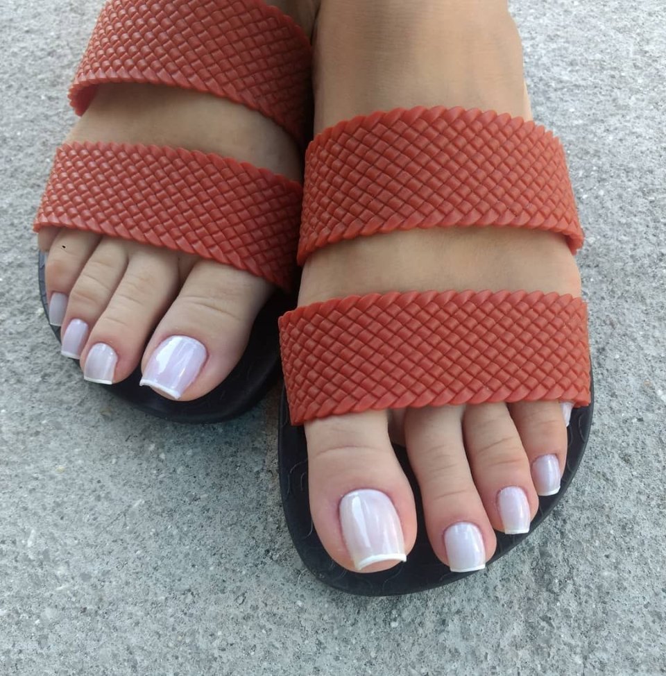 Педикюр черный френч