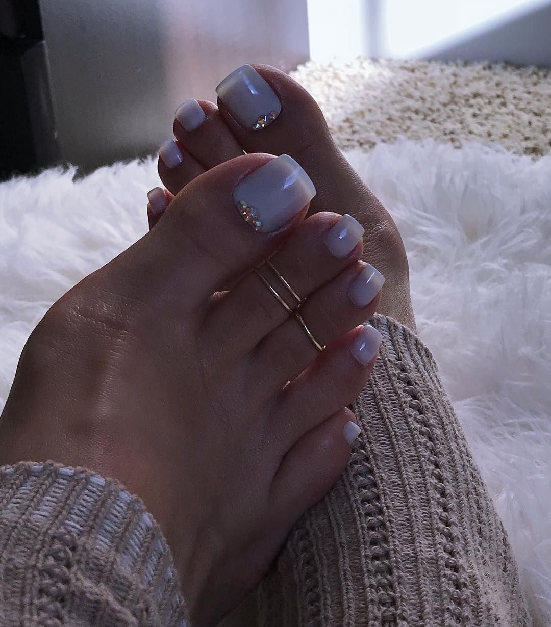 Педикюр с кольцами