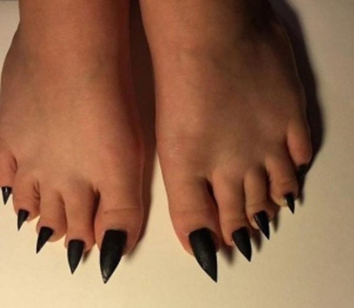 Пальчики ног Ольги Бузовой