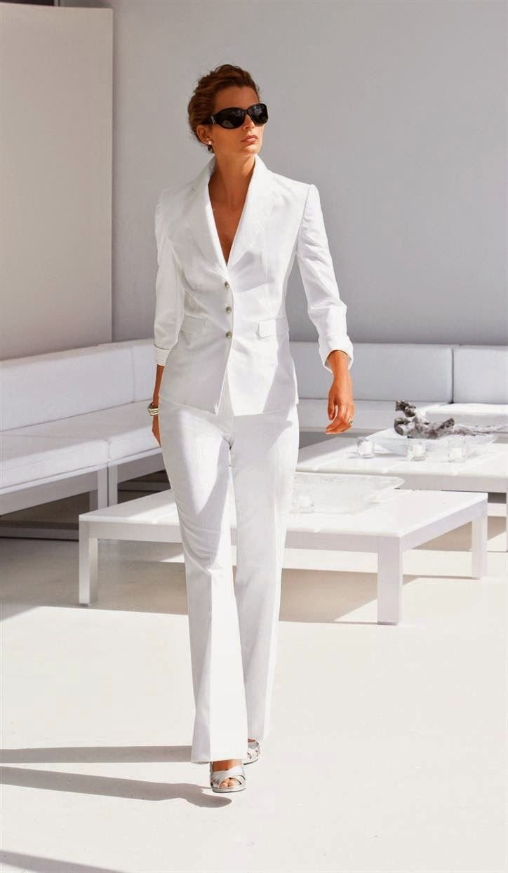 Белый костюм женский