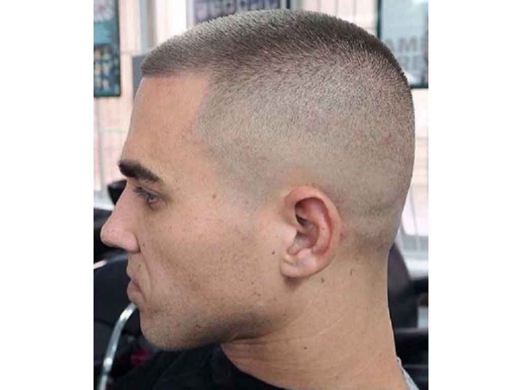 Стрижка сверху под насадку 12 сбоку под ноль