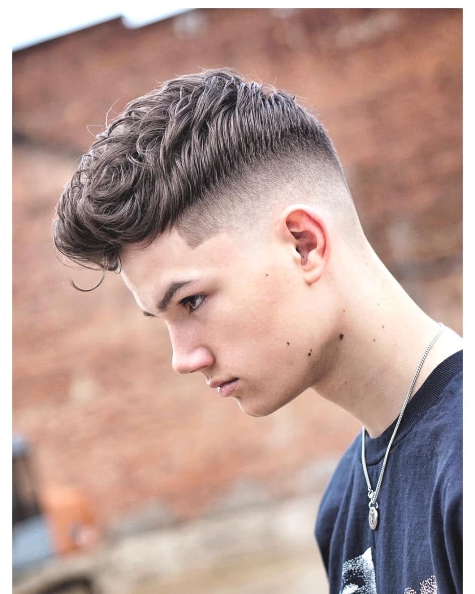 Стрижка Томбой затылок