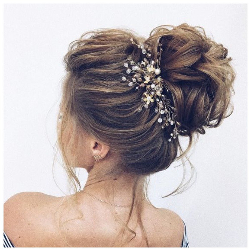 Прическа с крабиками на короткие волосы