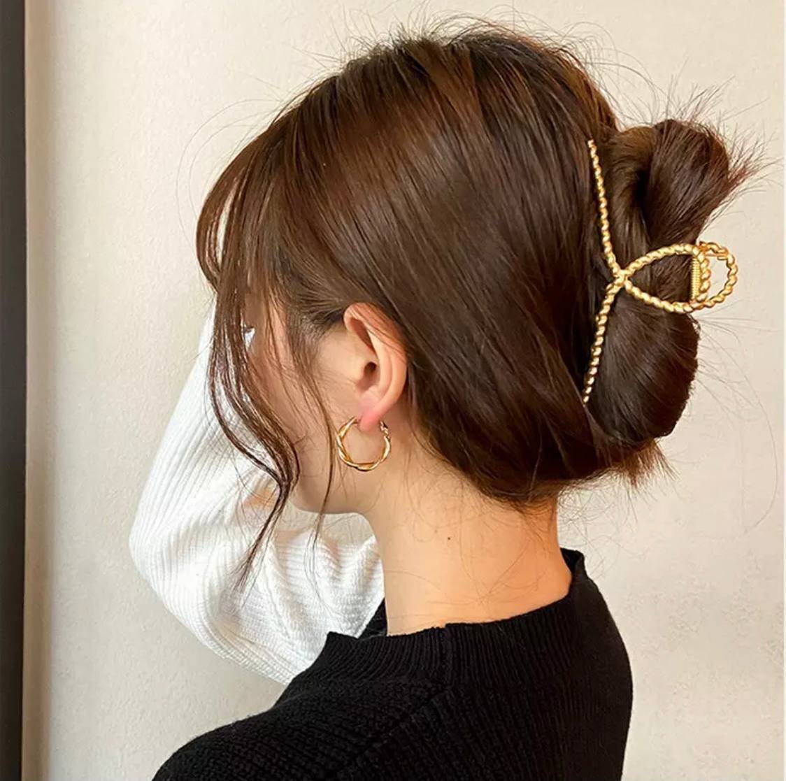 Прическа заколотые волосы