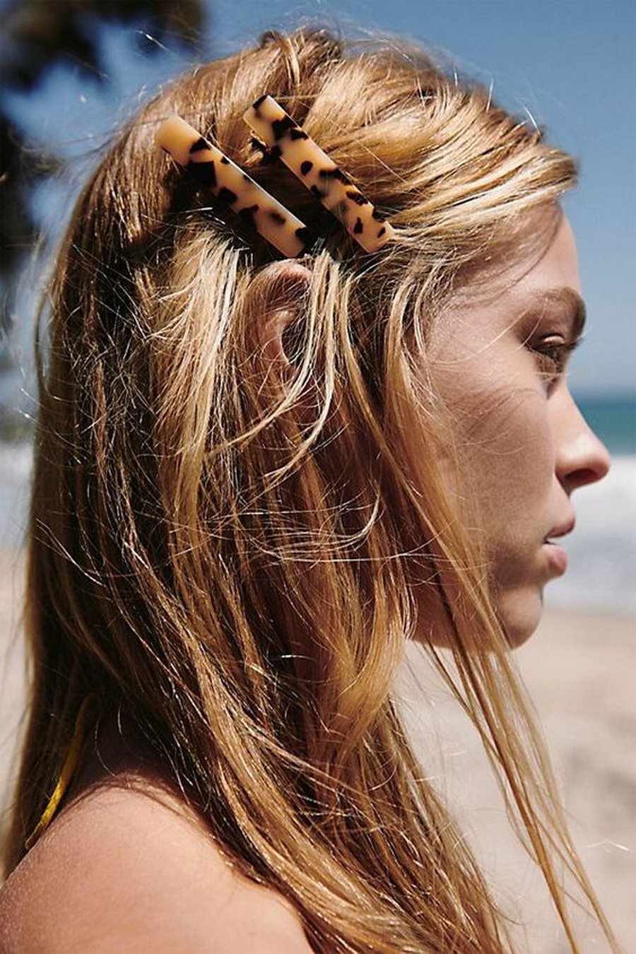 Прически с заколками на средние волосы