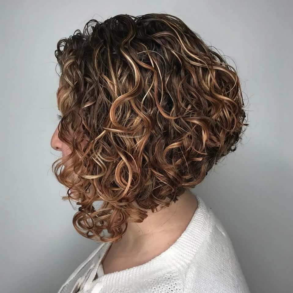 Химическая завивка на Боб каре на крупные коклюшки