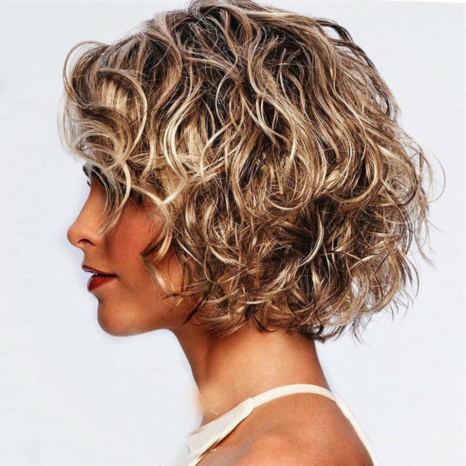 Стрижка Боб Каскад на кудрявые волосы