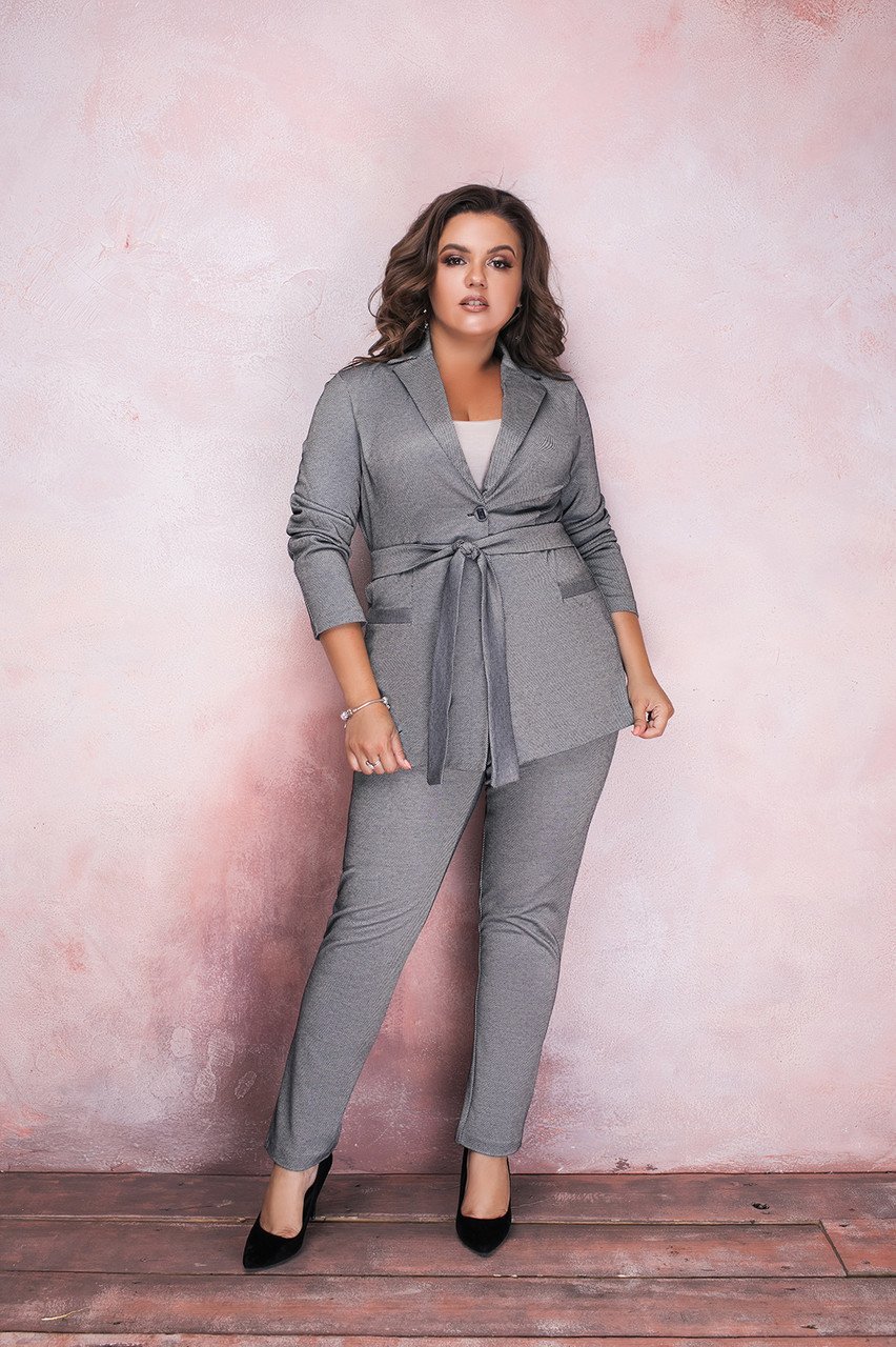 Белый брючный костюм женский для полных