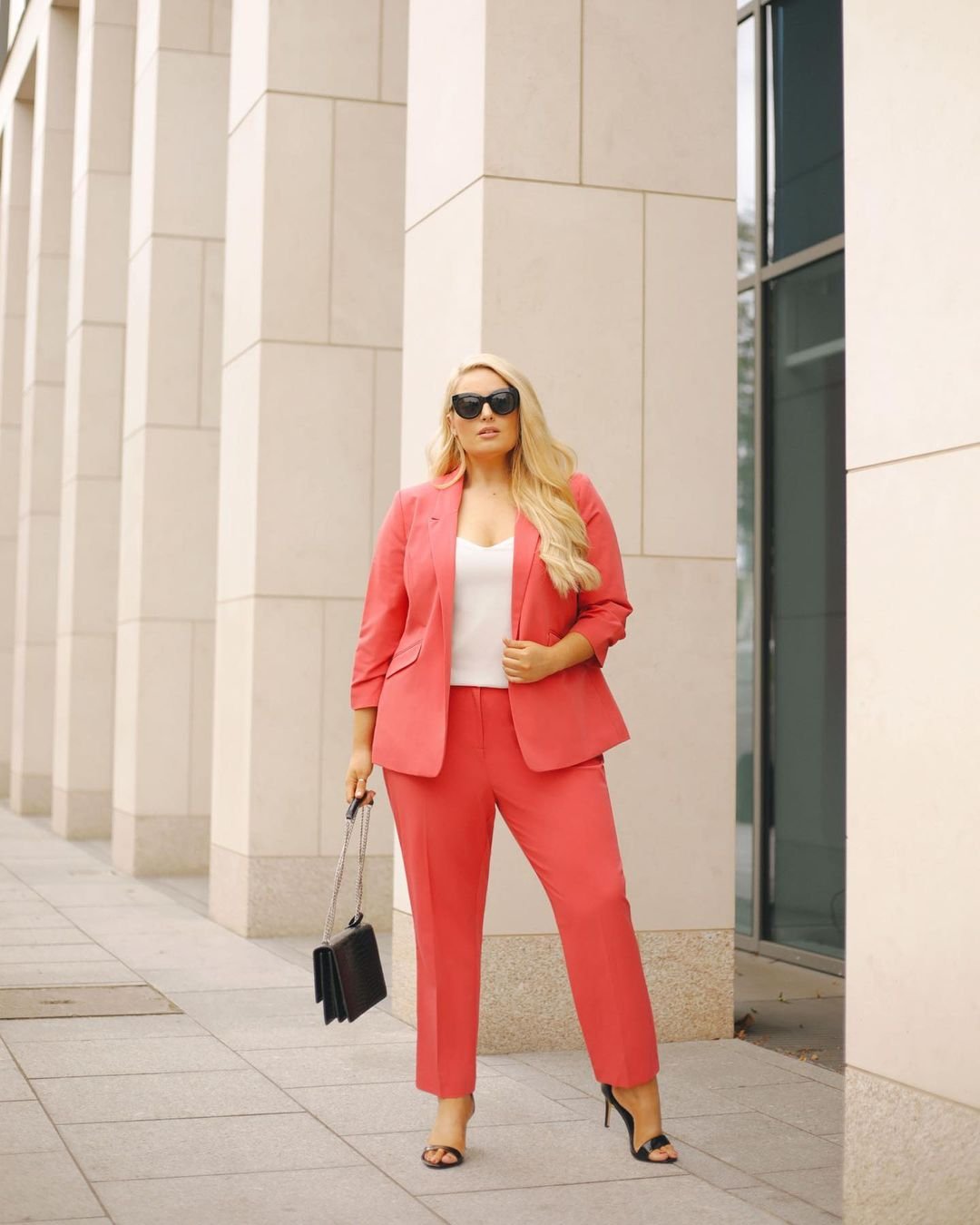 Брючный костюм женский для полных невысоких