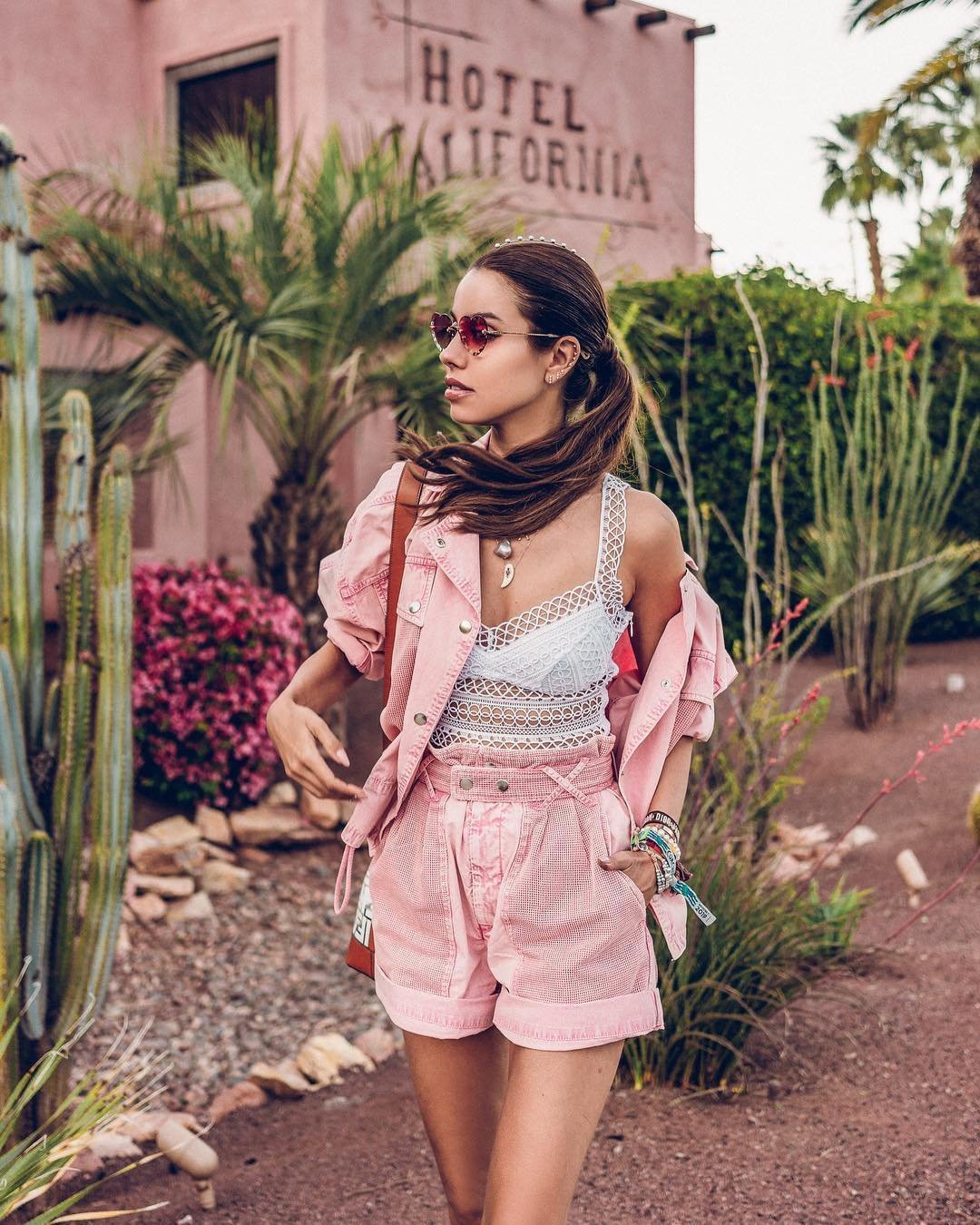 Бежевая одежда Эстетика