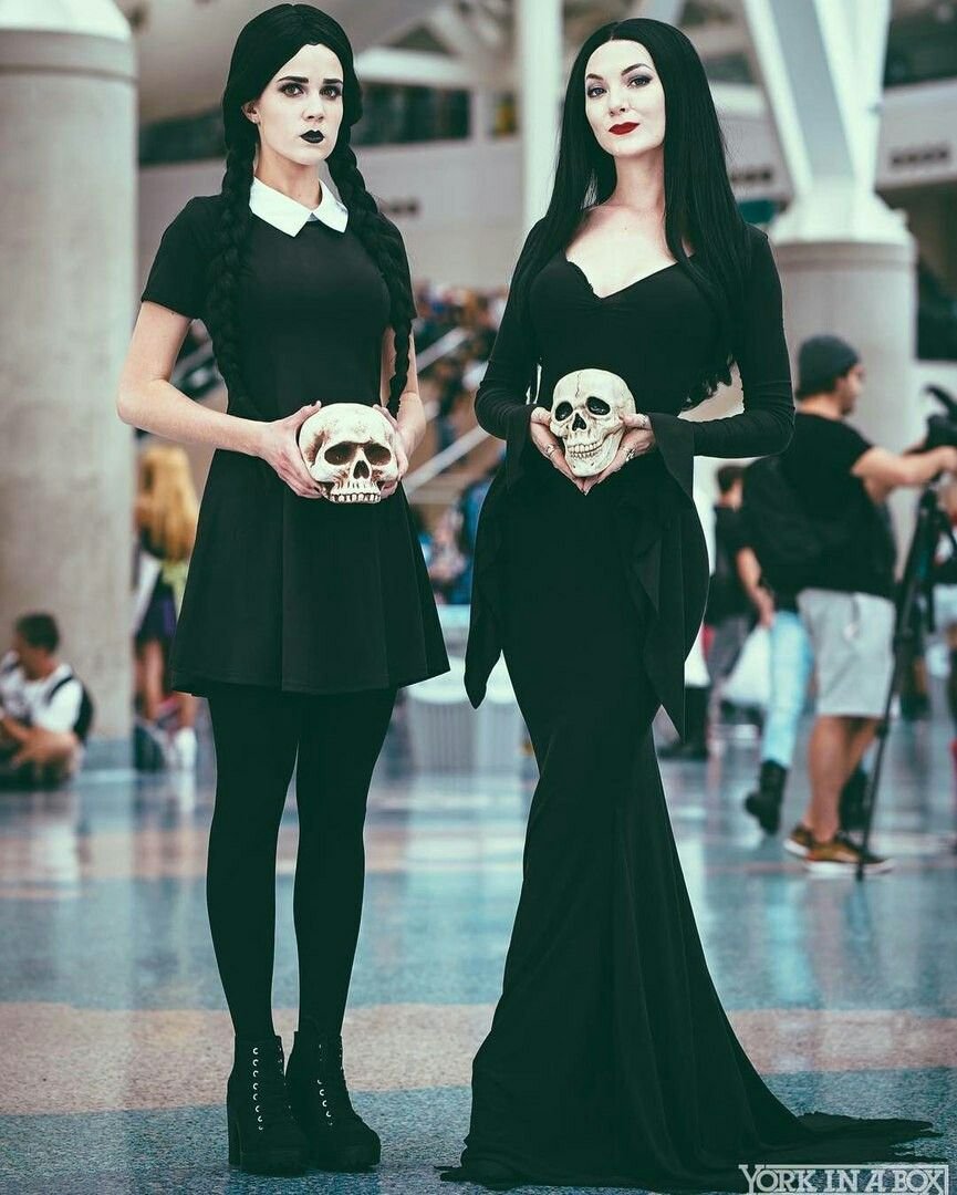 Мартиша Аддамс образ на Хэллоуин