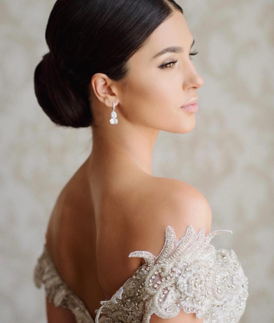 Нижний пучок на средние волосы